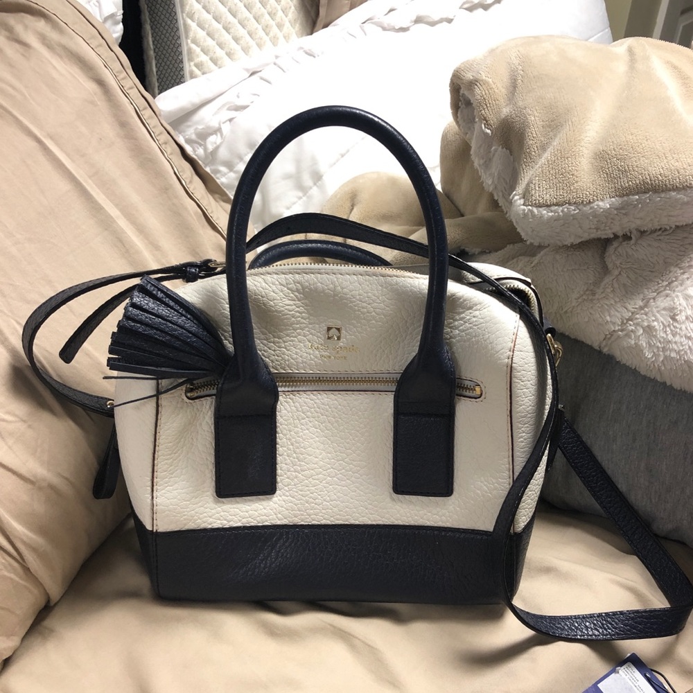 ✨beautiful navy and white Kate Spade✨